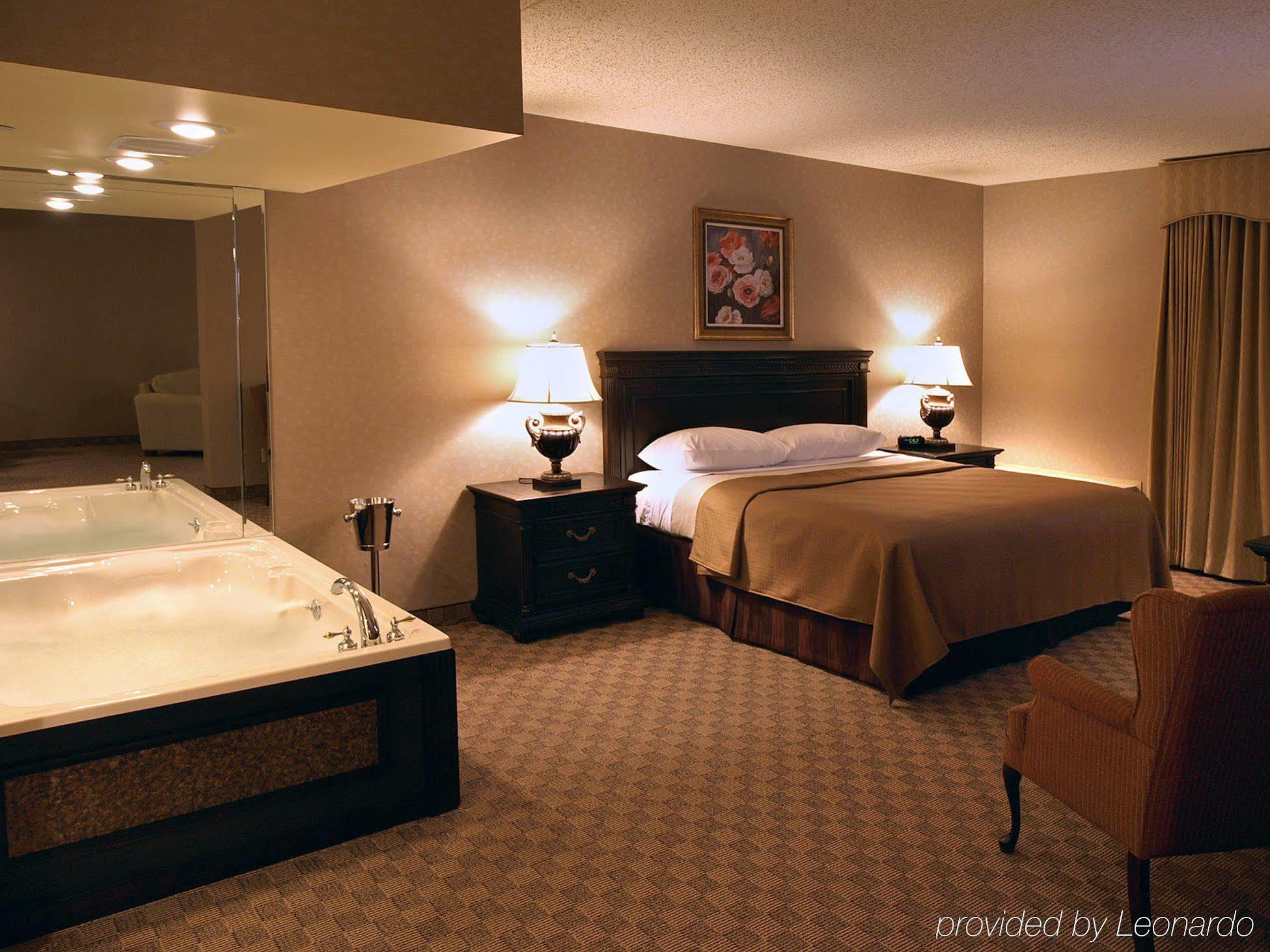 Salvatores Grand Hotel Williamsville Exterior foto
